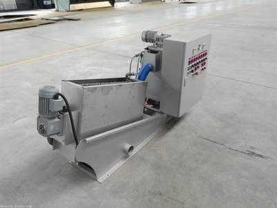 Buy Cow Dung Screw Press Sludge Dewatering Machine Excremen Liquid Solid Separator Processing Machine online manufacture